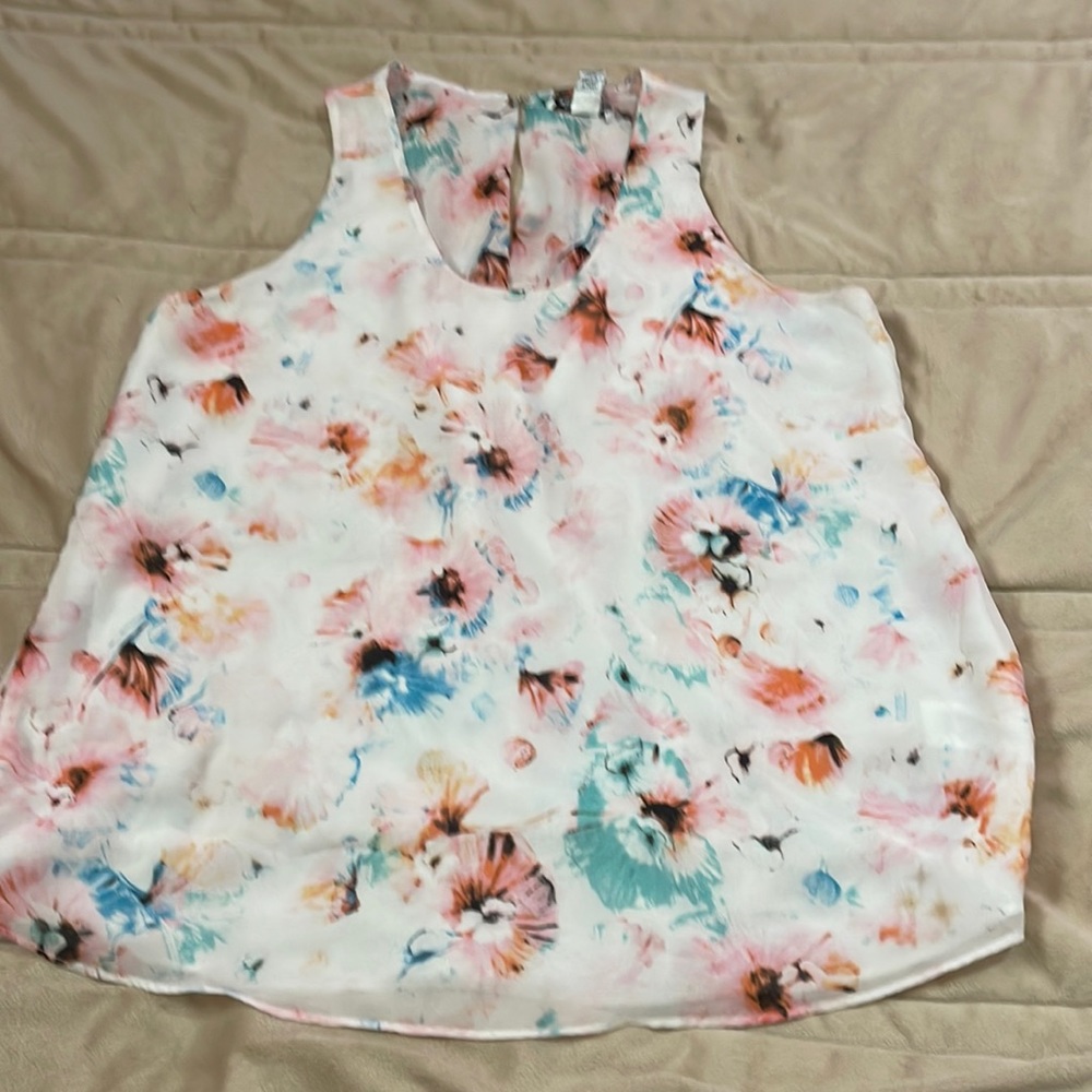 Floral sleeveless blouse